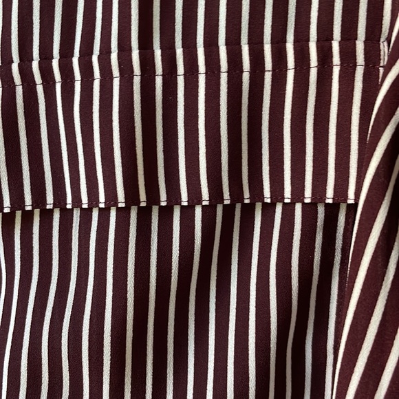 Ann Taylor factory size M 💯 polyester rust color striped blouse - Picture 4 of 8